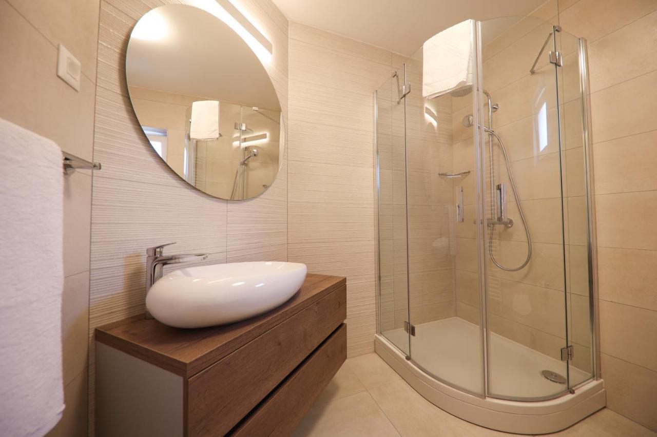 Apartmani Diklo Zara Esterno foto