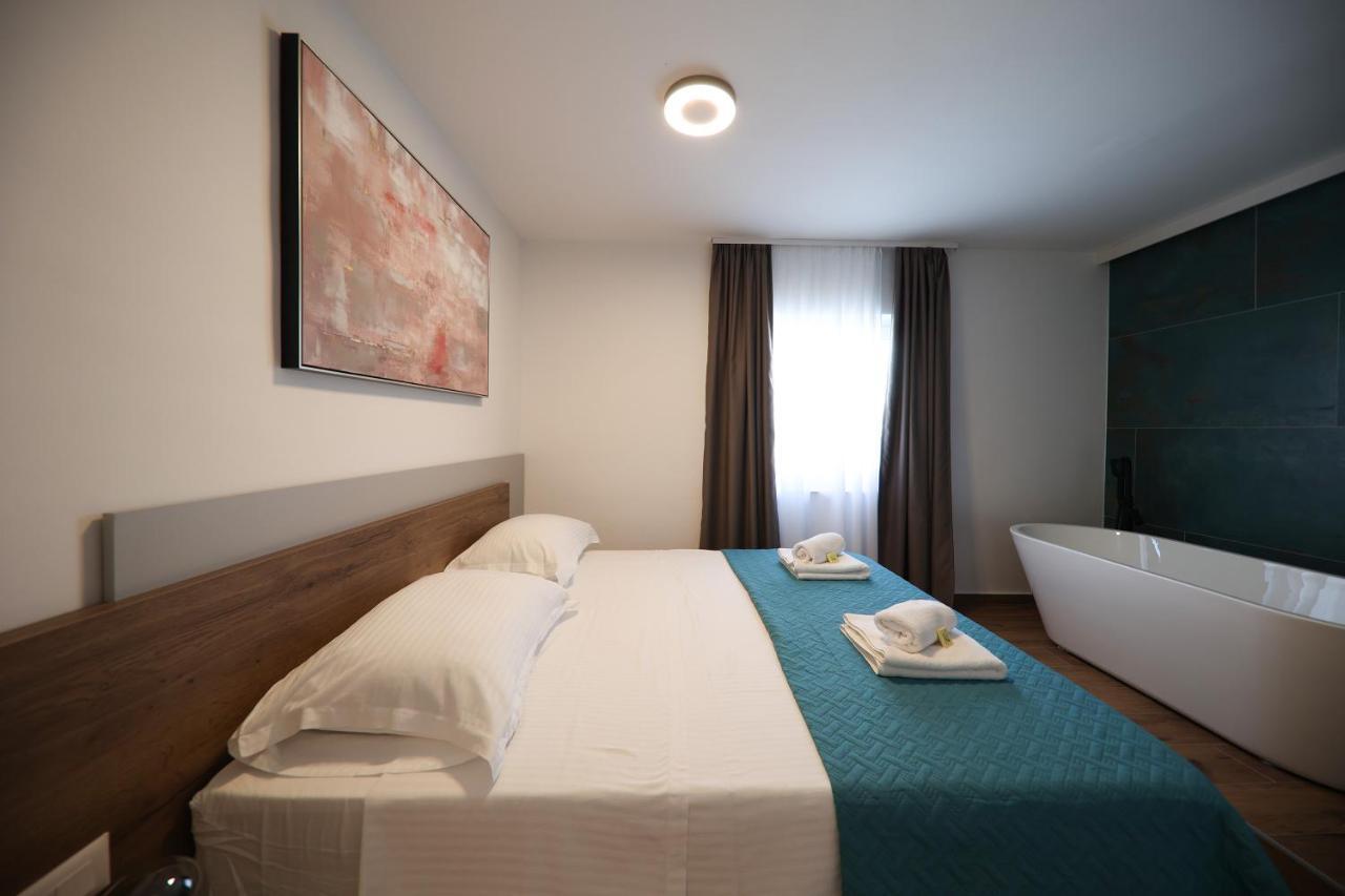Apartmani Diklo Zara Esterno foto