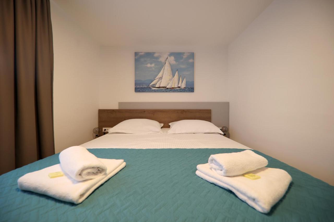 Apartmani Diklo Zara Esterno foto